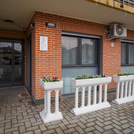Gelsomino Suite Leonardo Academy, Mxp & Laghi Сесто-Календе Екстер'єр фото